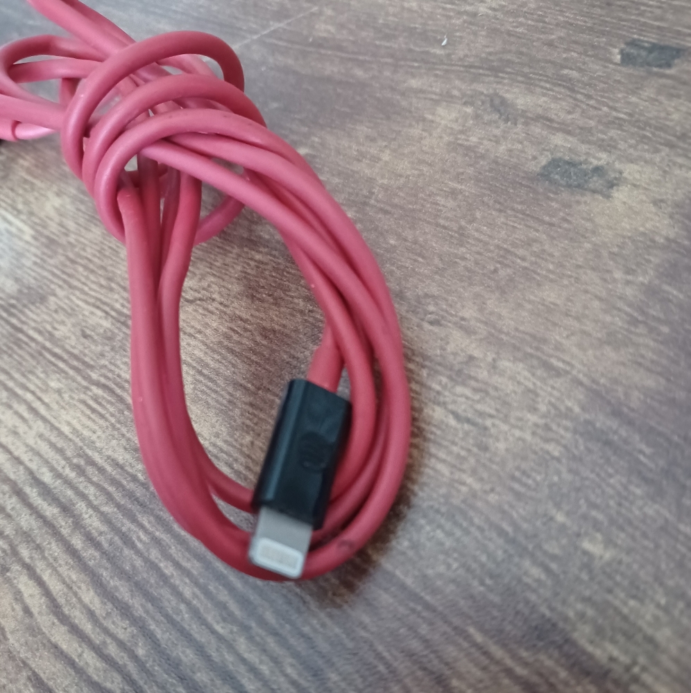 Apple charger and block - Picture 2 of 2